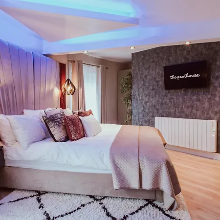 The Penthouse Luxury Central Apartment Glossop Exterior photo