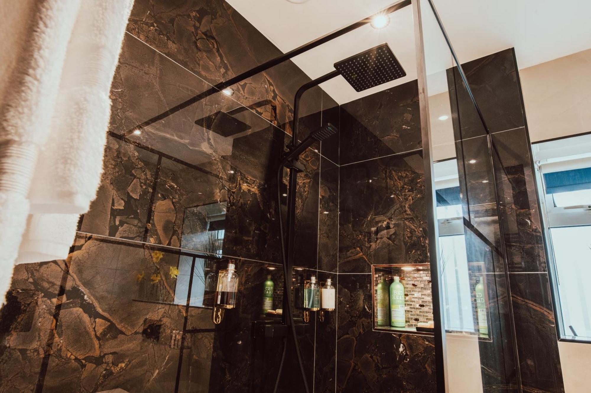 The Penthouse Luxury * Glossop