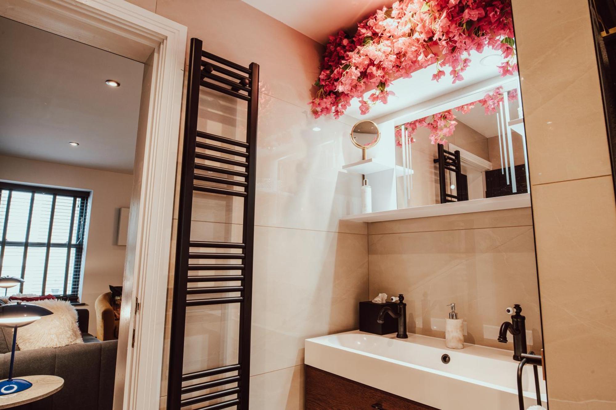 The Penthouse Luxury * Glossop